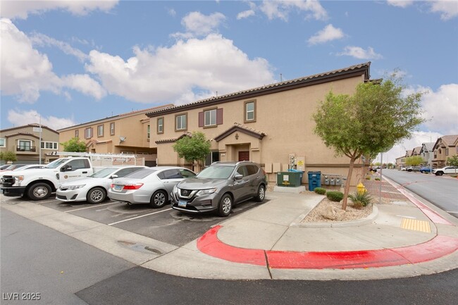 Building Photo - 4740 Blaise Ave