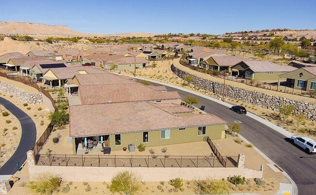 Building Photo - Sun City Home!