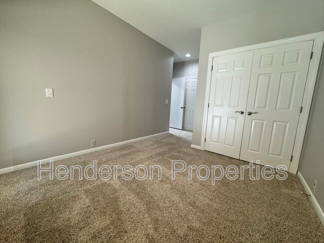 Building Photo - 501 Fenton Pl