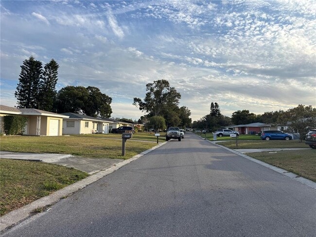 Building Photo - 1751 Suffolk Dr