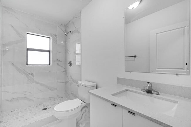 Building Photo - Goulds 4 Bed Triplex