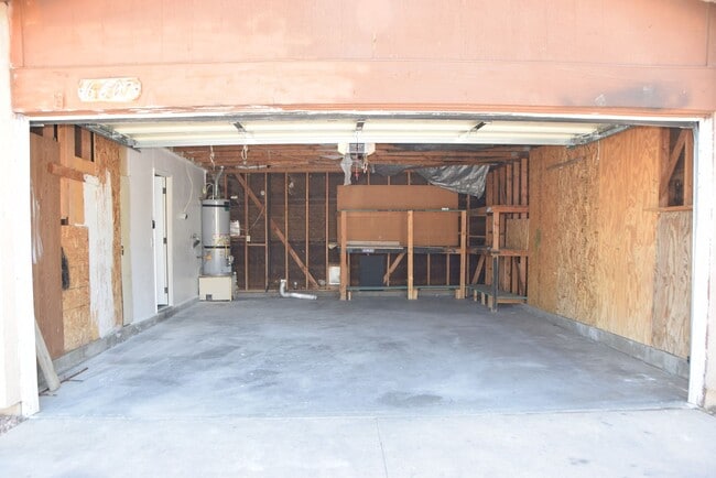 Building Photo - Great 3bed/2bath Home in Spring Valley