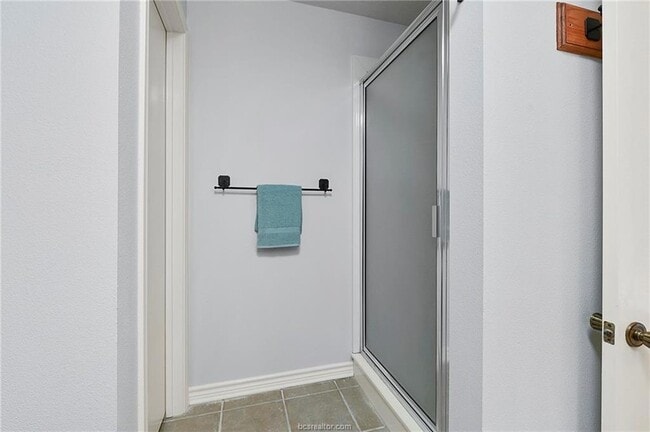 Building Photo - 1031 Rose Cir