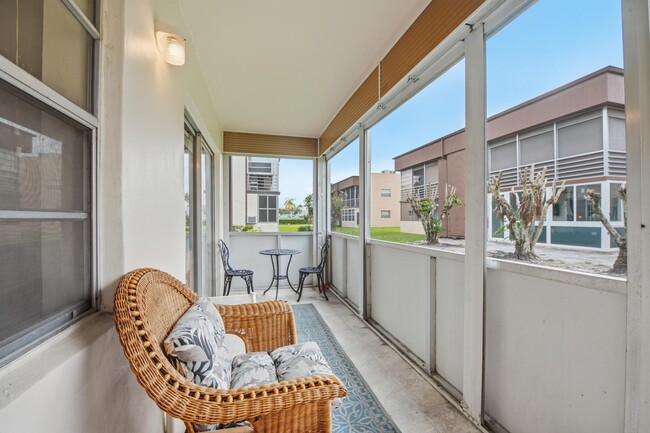 Building Photo - 441 Burgundy N