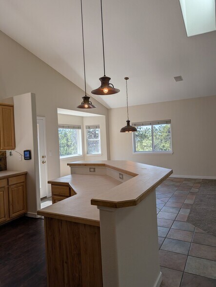 Building Photo - 5995 Burgess Rd