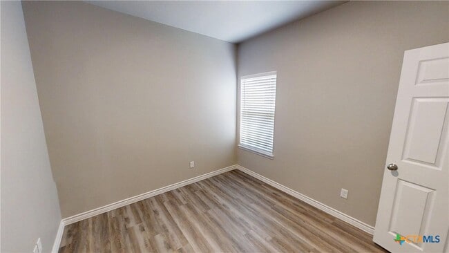 Building Photo - 2107 Wildewood Dr