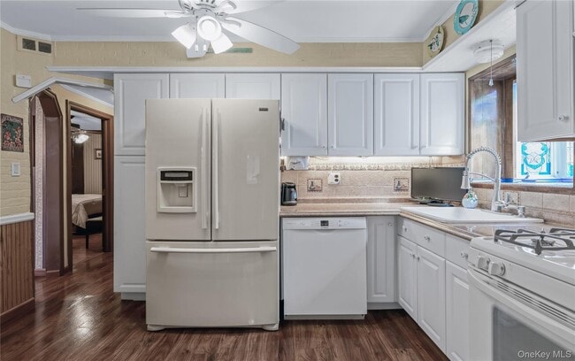 Building Photo - 6 Fernwood Terrace N