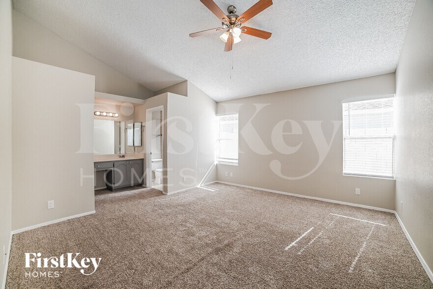 Building Photo - 5057 W Chicago Cir S