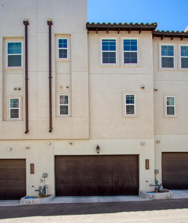 Building Photo - 328 Vin Almoradi Ct