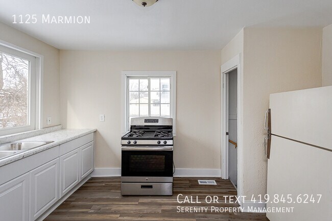 Building Photo - 1125 Marmion-