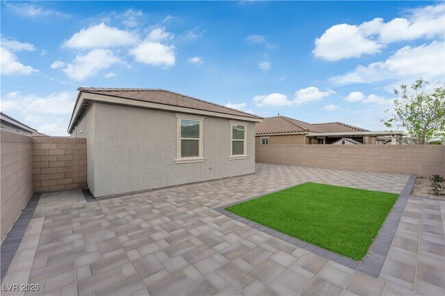 Building Photo - 4293 Nopal Serrano Ave