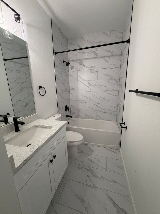 Building Photo - 4617-4619 27th Street Southwest