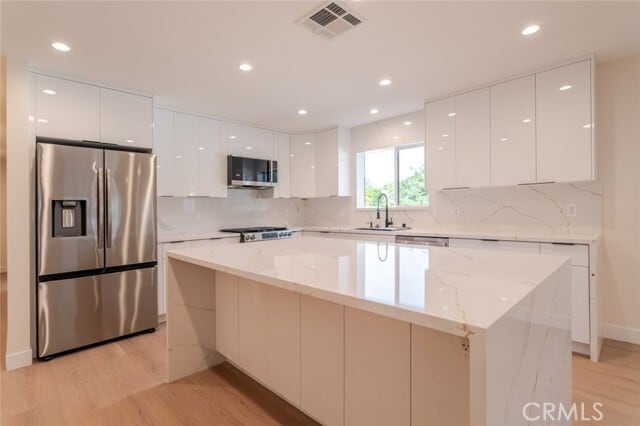 Building Photo - 10425 Pinyon Ave