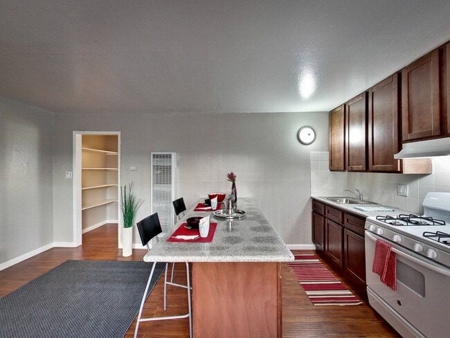 Floorplan - 2000 Linden