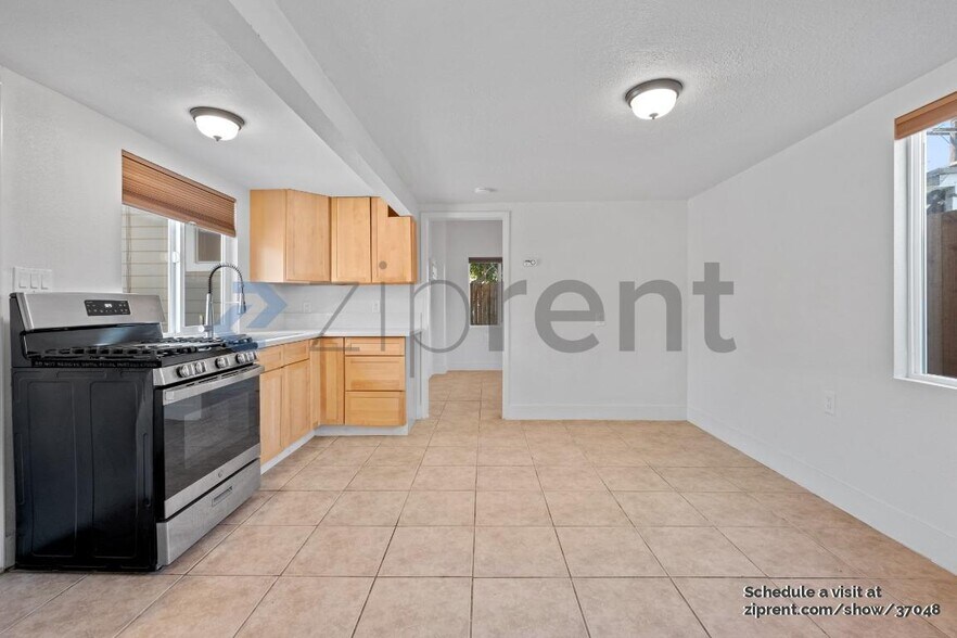 Building Photo - 1323 Monterey Ave