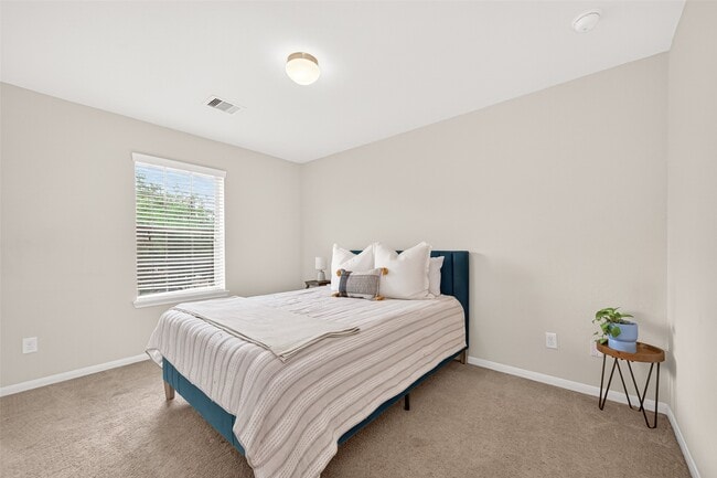 Building Photo - 6503 Wilshire Fern