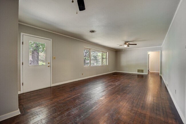 Building Photo - 3521 S 35th St