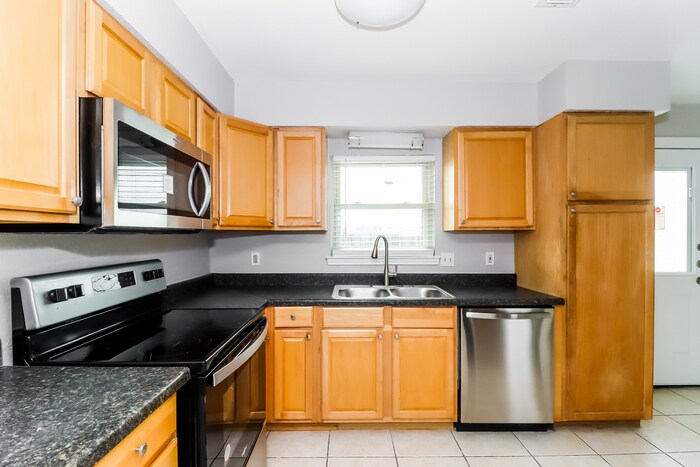 Building Photo - 1312 Nelson Pl