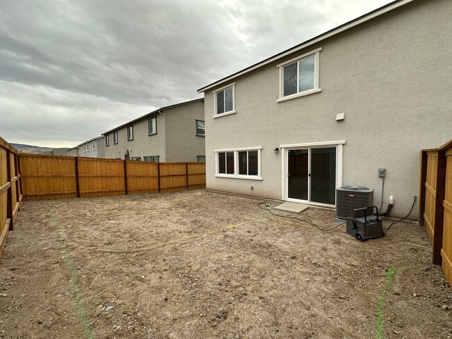 Building Photo - Adorable Sparks Townhome!