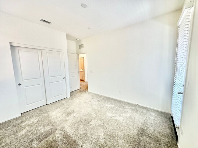 Building Photo - Lovely, Light & Bright, Two-Story, Detached Home in the Desirable Wildgrove Community of Vista!