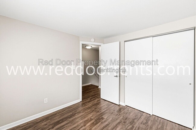 Building Photo - 335 1st Ave NW