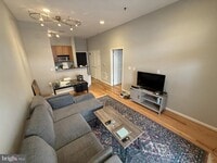 Building Photo - 309 Holland Ln