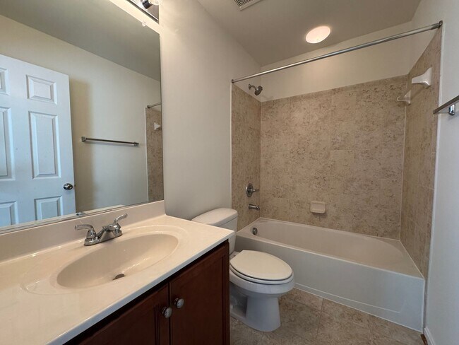 Building Photo - Stunning 3 Bed 3.5 Bath End Unit Townhome In Powells Run Village