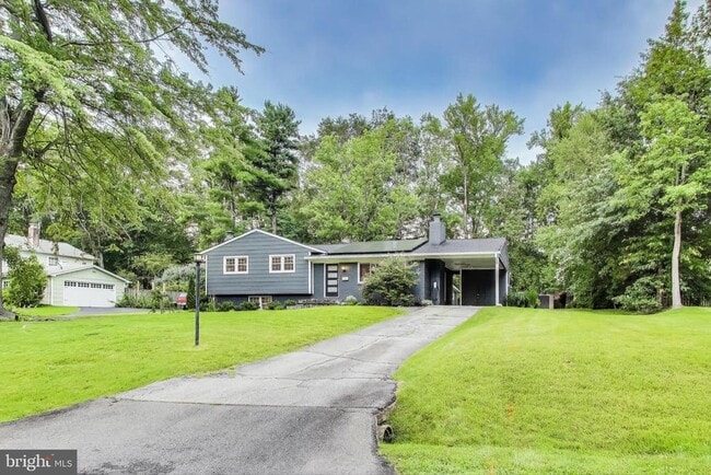 Building Photo - 4422 Neptune Dr