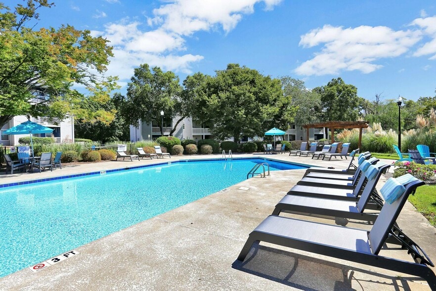 Swimming Pool - The Willows