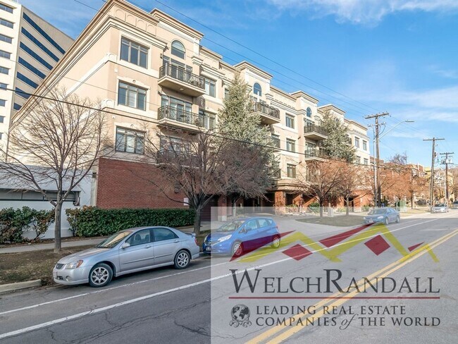 Building Photo - Spacious 2-Bedroom Condo in Prime Downtown Location!