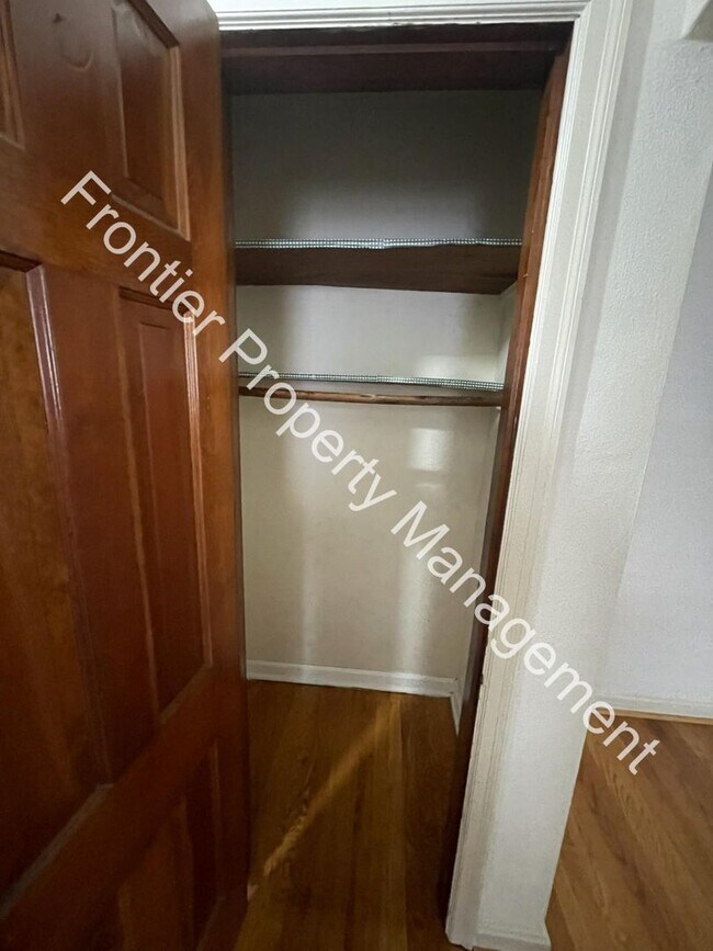 Building Photo - Charming one bedroom apartment