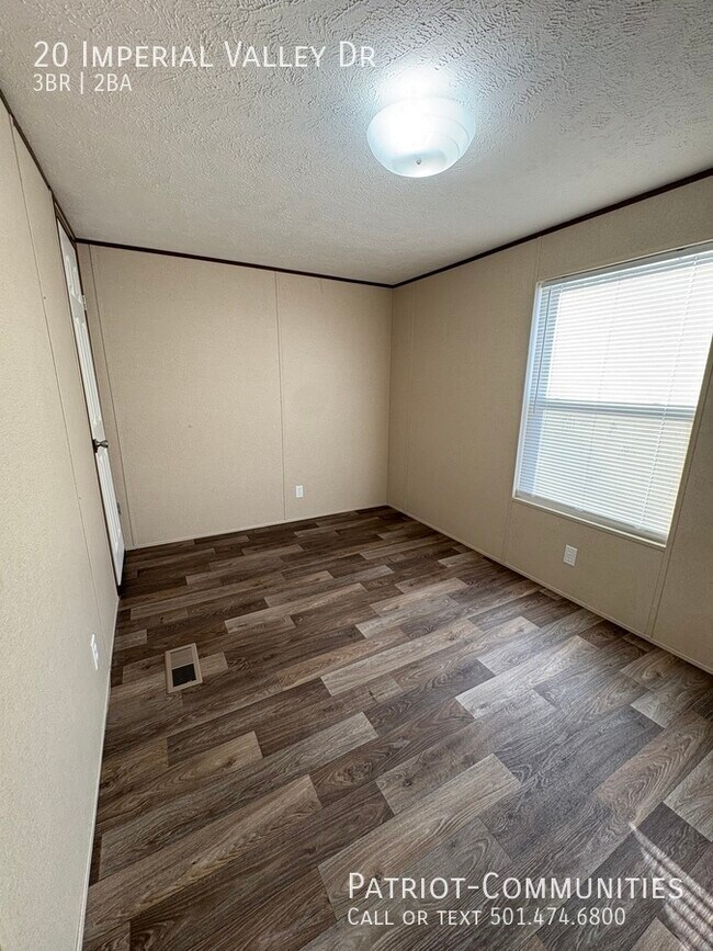 Building Photo - 20 Imperial Valley Dr