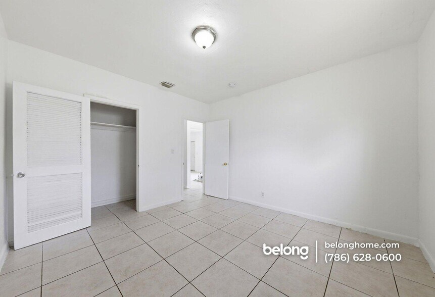 Building Photo - 280 Seaman Ave