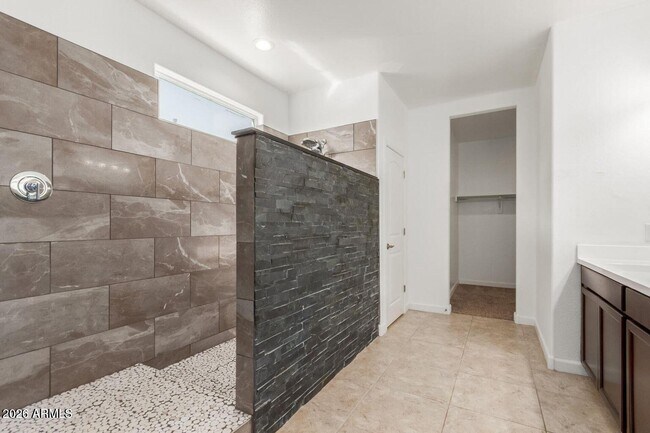 Building Photo - 29539 W Whitton Ave