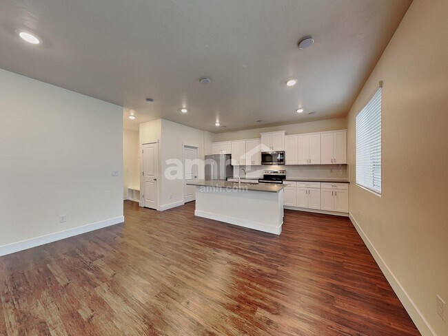 Building Photo - 1317 E Old Mesquite St