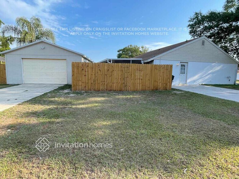 Building Photo - 16012 Sharewood Dr