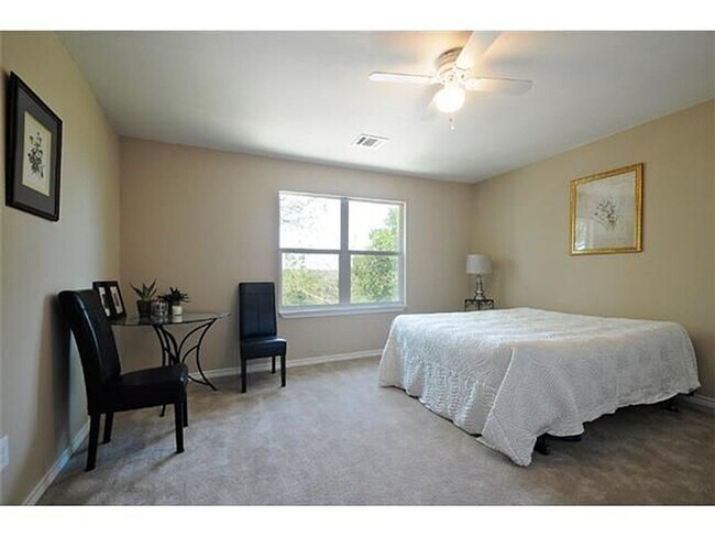 Building Photo - 6812 Syracuse Cove