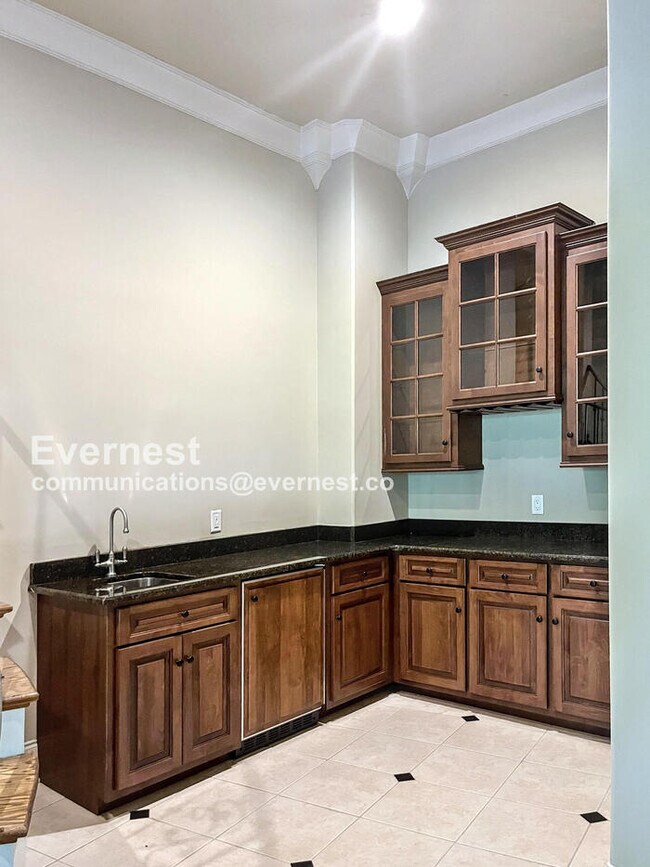 Building Photo - 9558 Hampton Reserve Dr