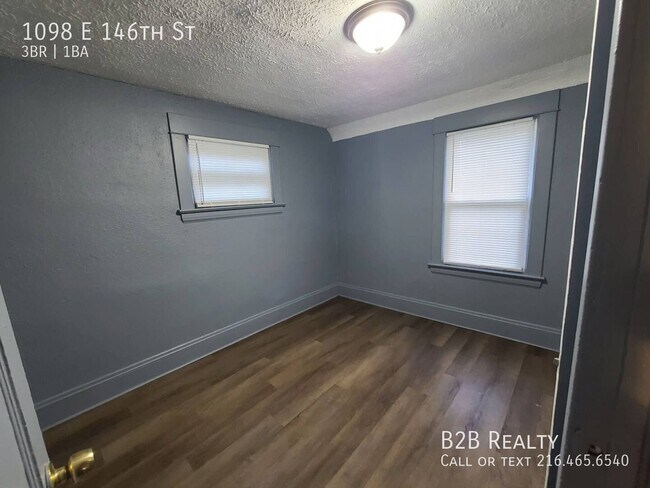 Building Photo - 1098 E 146th St