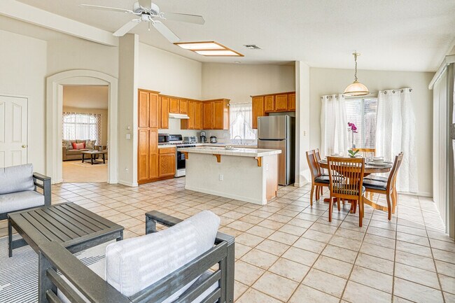 Building Photo - 5773 Barbera Way