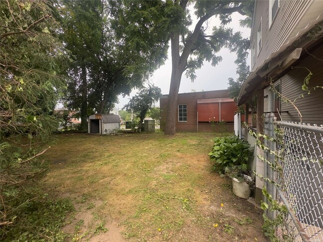 Building Photo - 26 Adams St