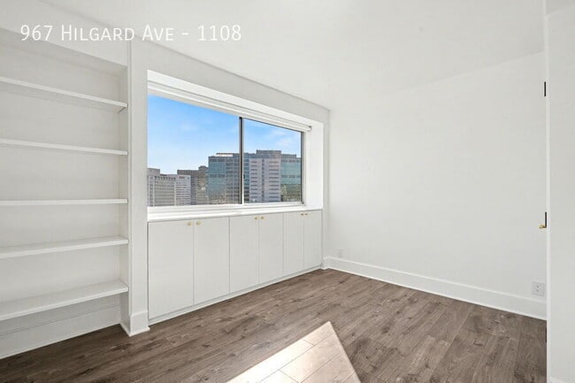 Building Photo - 967 Hilgard Ave