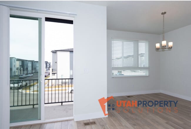 Building Photo - 408 S 980 W