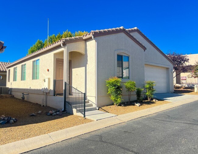 Building Photo - 1735 Pinon Dr