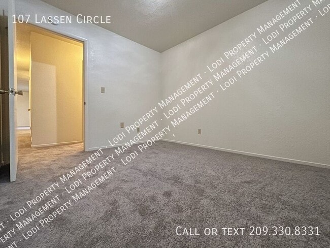 Building Photo - 107 Lassen Cir