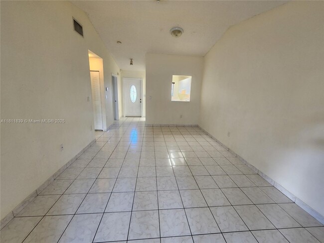 Building Photo - 200 NW 114th Ave