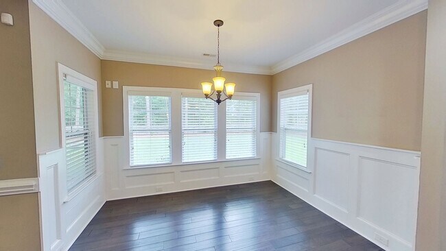 Building Photo - Custom 4 BD/2.5 BA Home with Community Pool, Water Access and Day Dock!