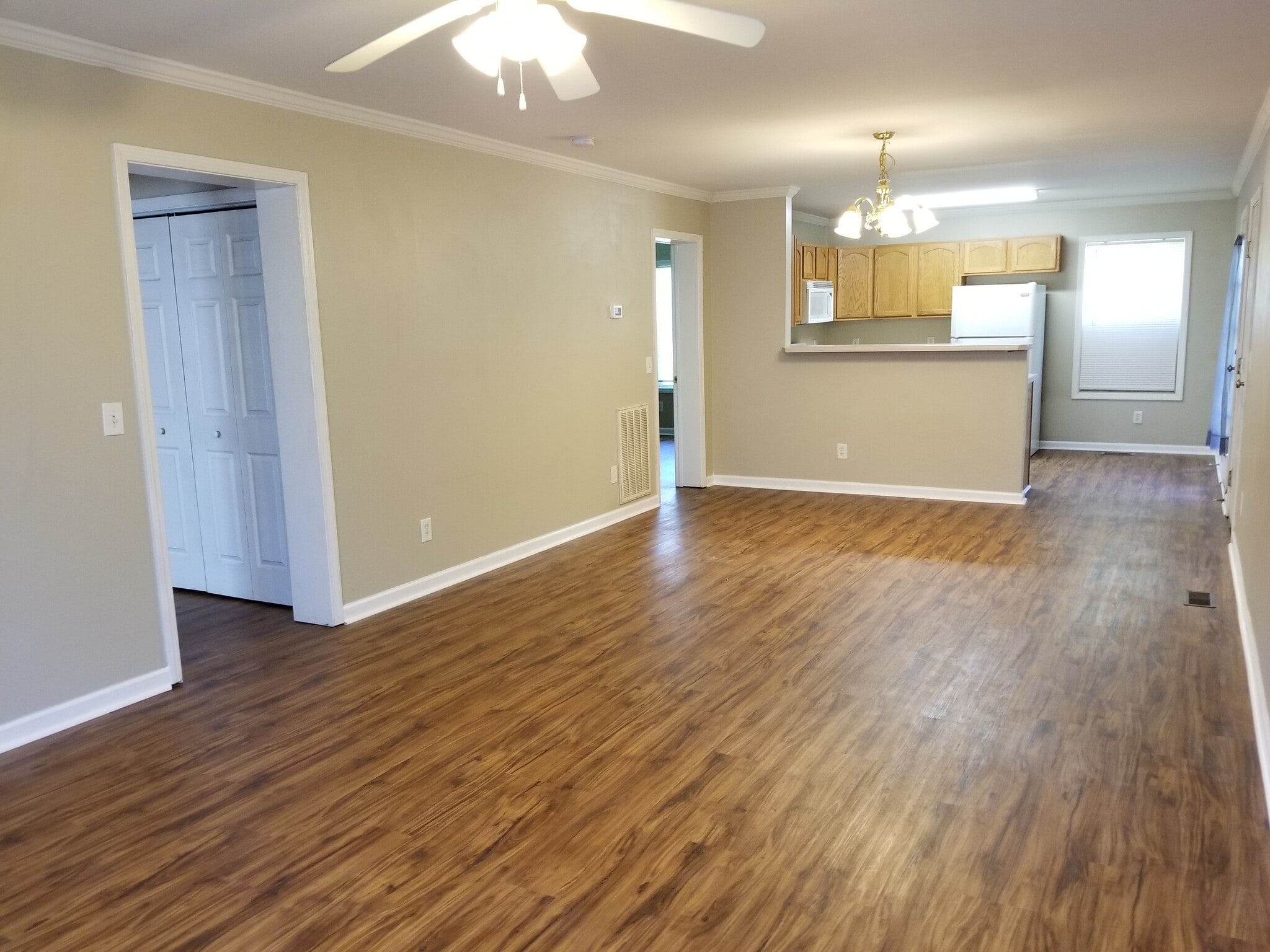 Building Photo - 10831 Woody Dr