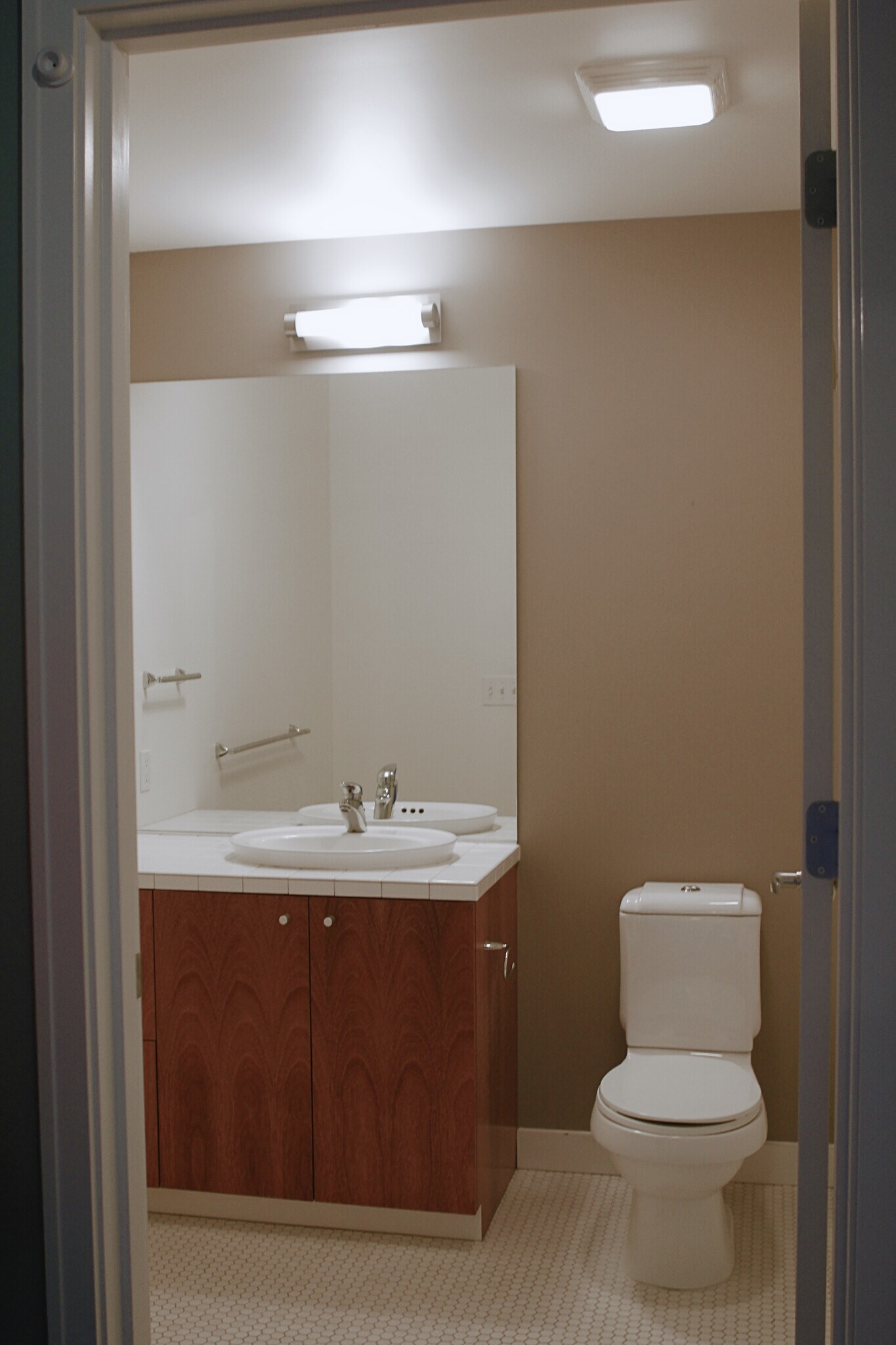 Building Photo - 1926 W Burnside St