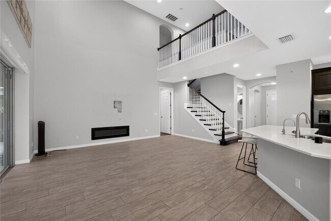 Building Photo - 8016 Marbella Crk Ave